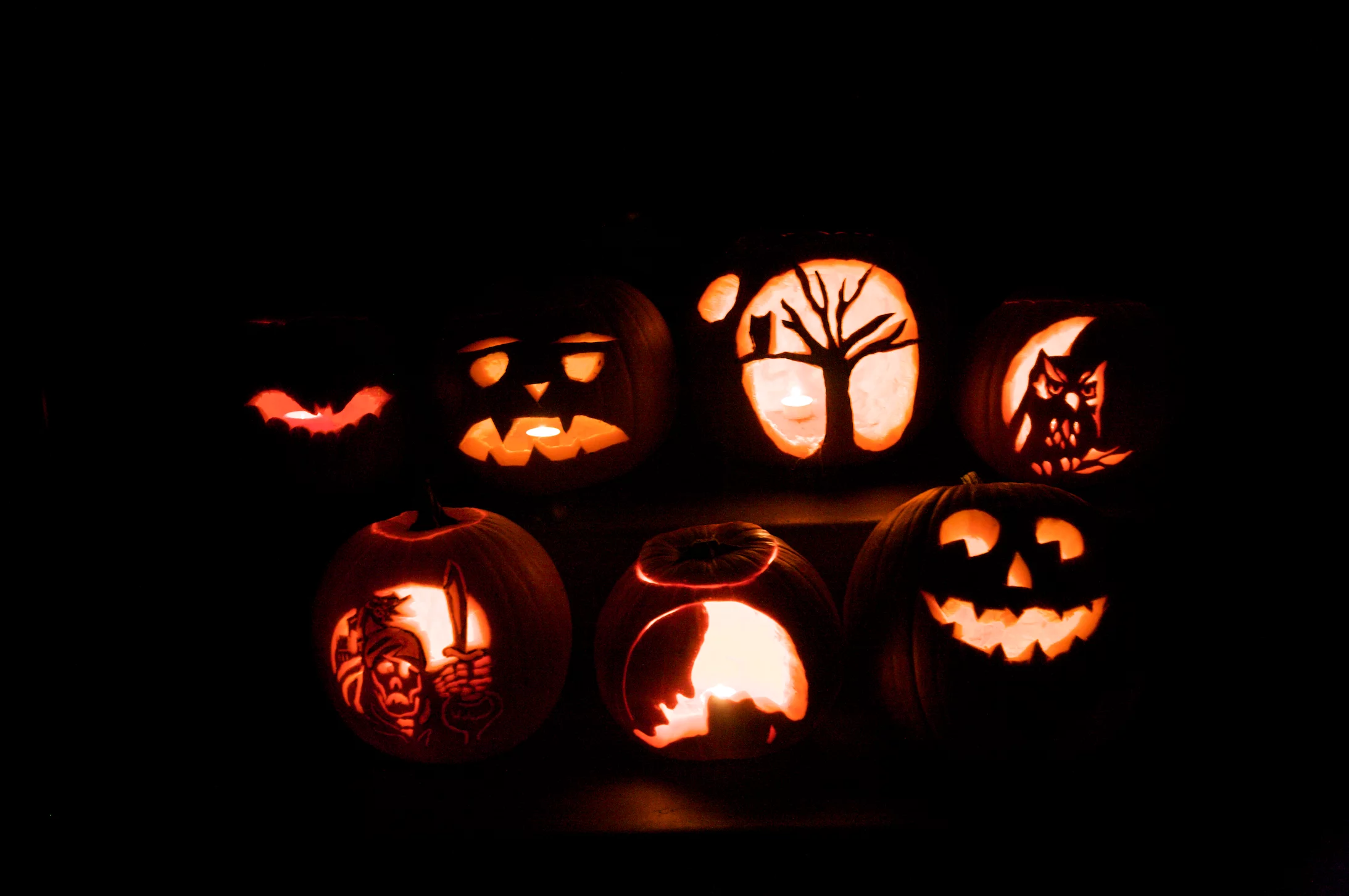 An image of pumpkins carved for Hallowe'en